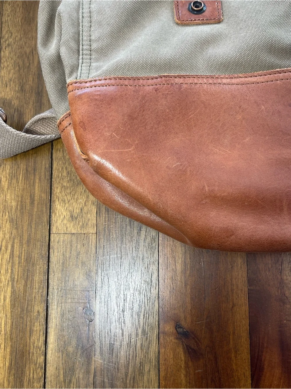 N/A classic messenger